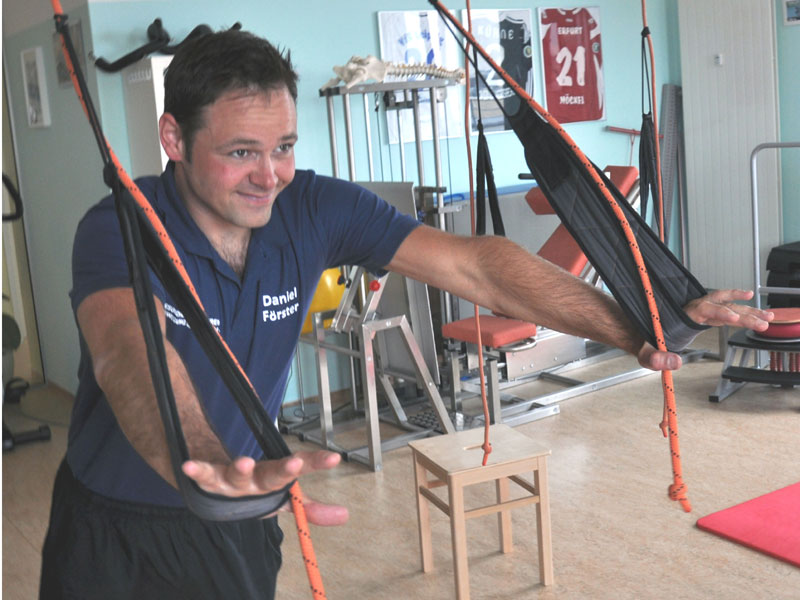 Rehape_Slingtrainer_Anwender_Physiotherapeut_Daniel_Foerster