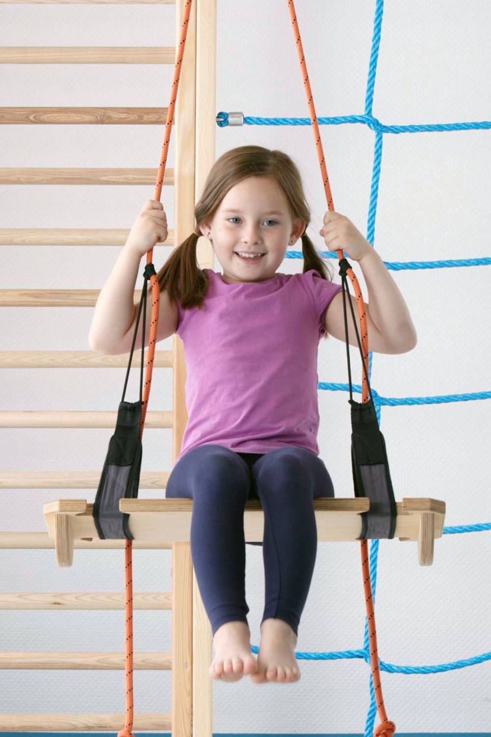 Kind mit Rehape Therapiegerät