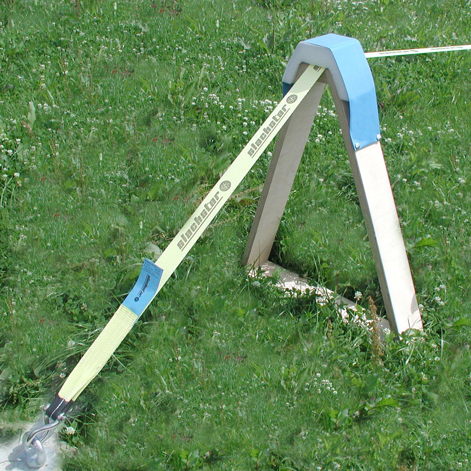 Slackline-A-Frame-outdoor-mit-Betonanker